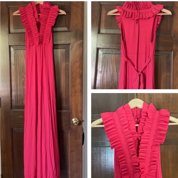 BCBGMaxAzria Dresses & Skirts - Like New / BCBG Coral Ruffle Neckline Maxi Dress